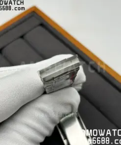 Rolex GMT-Master II with Oyster Bracelet and Folding Clasp_20250918195105